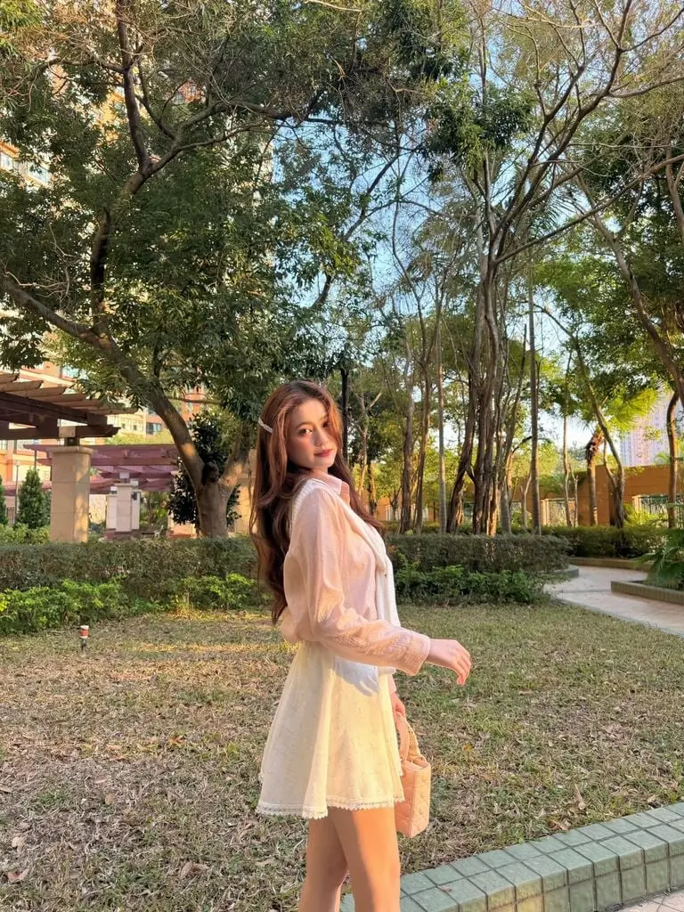 #HANNA-made# Sparkling Mock-Layered Scarf Shirt