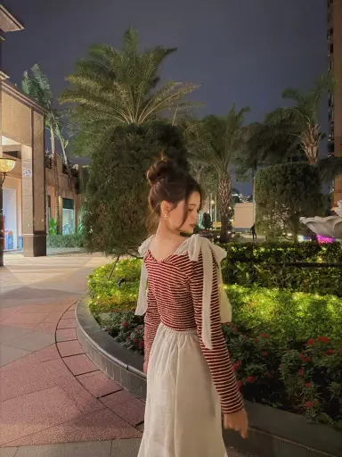 #HANNA-made# The Holiday Bow-Shoulder Top